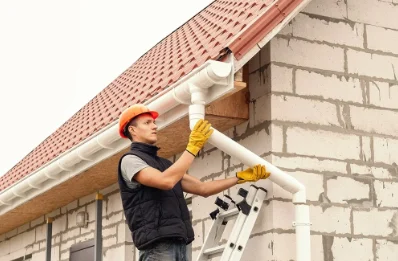 Pose et remplacement de gouttières à Sedan